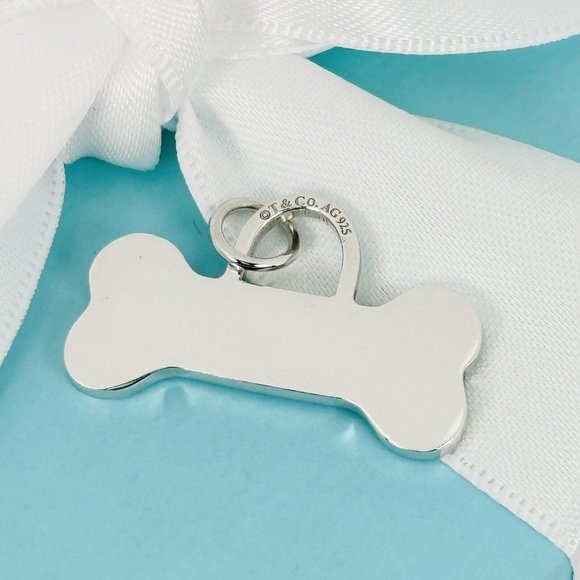 Return to Tiffany Dog Bone Pet Charm or Pendant Small in Silver Engravable - Picture 3 of 5